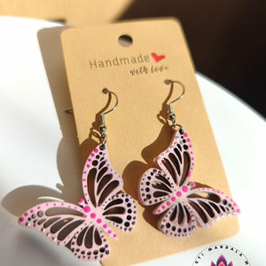 Fa fülbevaló (rózsaszín pillangó), Ékszer, Fülbevaló, Lógó fülbevaló, Festett tárgyak, Festészet, MESKA