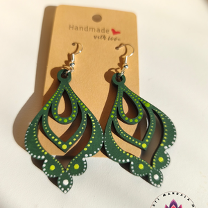 Fa fülbevaló (nagy virág - zöld), Ékszer, Fülbevaló, Lógó fülbevaló, Festett tárgyak, Festészet, MESKA