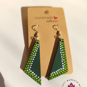 Fa fülbevaló (zöld díszítéssel), Ékszer, Fülbevaló, Lógó fülbevaló, Festett tárgyak, Festészet, MESKA