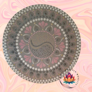 Mandalás asztal (3 lábú, rózsaszín-fehér-ezüst díszítéssel) - otthon & életmód - dekoráció - spiritualitás - mandala - Meska.hu