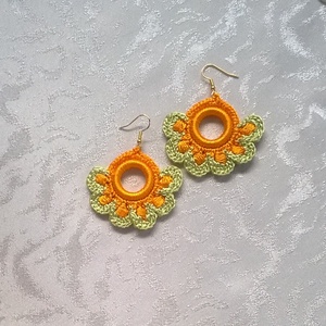 Zöld és napságra - ékszer - fülbevaló - lógós kerek fülbevaló - Meska.hu