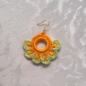 Zöld és napságra - ékszer - fülbevaló - lógós kerek fülbevaló - Meska.hu