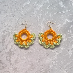 Zöld és napságra - ékszer - fülbevaló - lógós kerek fülbevaló - Meska.hu