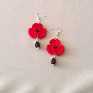 Árvácska fekete gyönggyökkel - ékszer - fülbevaló - lógó fülbevaló - Meska.hu