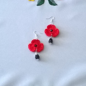 Árvácska fekete gyönggyökkel - ékszer - fülbevaló - lógó fülbevaló - Meska.hu