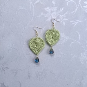 Halványzöld levelecske /horgolt fülbevaló/ - ékszer - fülbevaló - lógó fülbevaló - Meska.hu