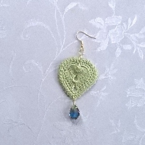 Halványzöld levelecske /horgolt fülbevaló/ - ékszer - fülbevaló - lógó fülbevaló - Meska.hu