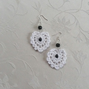 Fehér horgolt fülbevaló - ékszer - fülbevaló - lógó fülbevaló - Meska.hu