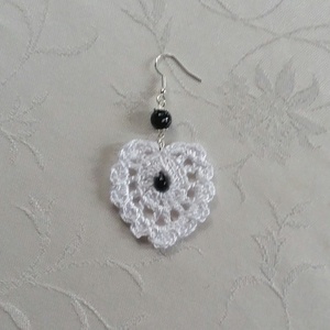 Fehér horgolt fülbevaló - ékszer - fülbevaló - lógó fülbevaló - Meska.hu