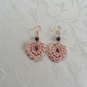 Beige horgolt fülbevaló - Meska.hu