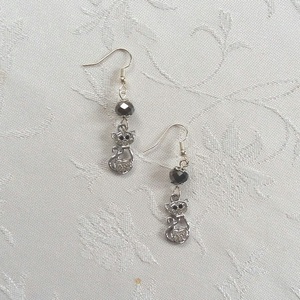 Kiscica fülbevaló - ékszer - fülbevaló - lógó fülbevaló - Meska.hu