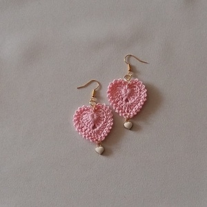 Rózsaszín szívecske, Ékszer, Fülbevaló, Lógó fülbevaló, Ékszerkészítés, Horgolás, MESKA