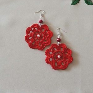 Piros horgolt fülbevaló - ékszer - fülbevaló - lógós kerek fülbevaló - Meska.hu