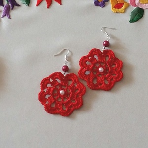 Piros horgolt fülbevaló - ékszer - fülbevaló - lógós kerek fülbevaló - Meska.hu
