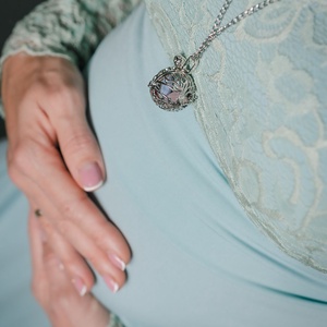 Kismamák védőkövei Angyalhívó - Anyának és a babának - ékszer - nyaklánc - medál - Meska.hu