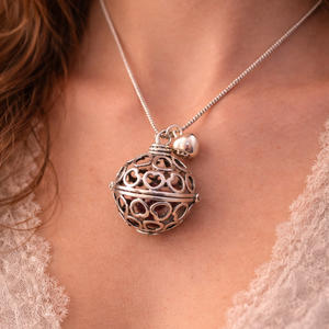 Szerelem hozó Angyalhívó - Ha még várod a szőke herceget! - ékszer - nyaklánc - medál - Meska.hu