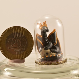 Miniatűr sárkány üveg alatt hópehely obszídiánnal - Meska.hu