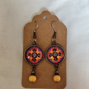 Üveglencsés fülbevaló mandala mintával - ékszer - fülbevaló - lógós kerek fülbevaló - Meska.hu