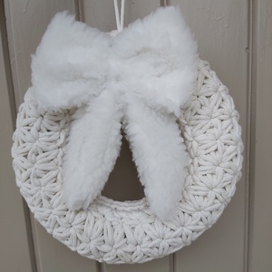 Jázmin mintás horgolt kopogtató világos krém színben, 28 cm átmérővel - Meska.hu