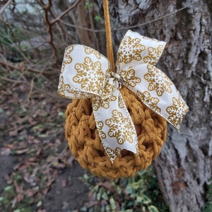 Horgolt karácsonyfadísz gömb mustár színű, Karácsony, Karácsonyi lakásdekoráció, Karácsonyfadíszek, Horgolás, MESKA