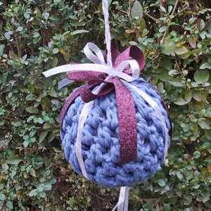 Horgolt karácsonyi függődísz, óriási méretű gömb  - karácsony - karácsonyi lakásdekoráció - karácsonyi lakásdíszek - Meska.hu