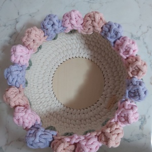 Horgolt tulipános kosár nagyméretű - otthon & életmód - dekoráció - asztal és polc dekoráció - dekorációs tál, tartó - Meska.hu