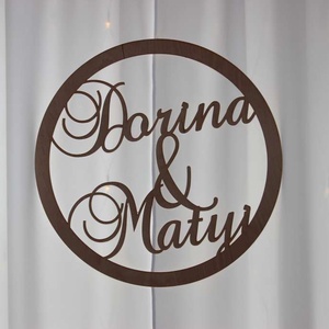 Kör alakú monogramos fa felirat esküvőre � egyedi névvel készült dekoráció (PLT1517), Esküvő, Dekoráció, Helyszíni dekor, Famegmunkálás, MESKA