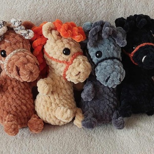 Lovacska  - horgolt, 14 cm - játék & sport - plüssállat & játékfigura - ló - Meska.hu