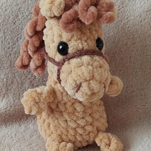 Lovacska  - horgolt, 14 cm - játék & sport - plüssállat & játékfigura - ló - Meska.hu