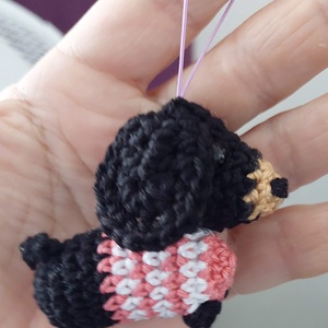 Horgolt tacskó - táska & tok - kulcstartó & táskadísz - kulcstartó - Meska.hu