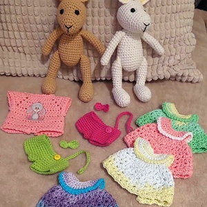 Horgolt nyuszik, ruhákkal (11 db) - játék & sport - plüssállat & játékfigura - nyuszi - Meska.hu