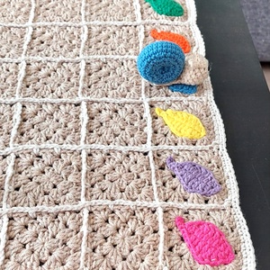 Horgolt társasjáték - csigafutam - játék & sport - táblajáték és kártyajáték - társasjátékok - dobókocka - Meska.hu