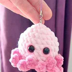 Horgolt kulcstartó, táskadísz - Meska.hu