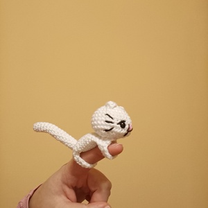 Horgolt fehér cica ujjbáb , Játék & Sport, Bábok, Ujjbáb, Horgolás, MESKA