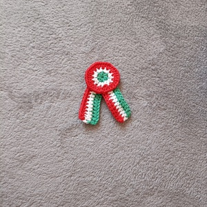 Horgolt kokárda- közepes(7 cm), Esküvő, Kiegészítők, Kitűző, Horgolás, MESKA