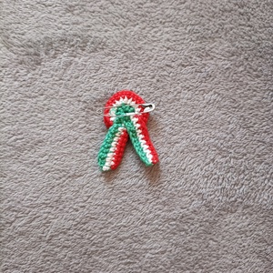 Horgolt kokárda- kicsi(5 cm) - esküvő - kiegészítők - kitűző - Meska.hu