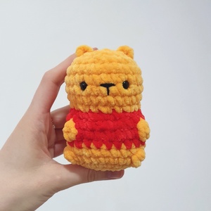 Horgolt amigurumi mini Micimackó, Játék & Sport, Plüssállat & Játékfigura, Maci, Horgolás, MESKA