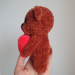 Horgolt amigurumi plüss maci szívvel - játék & sport - plüssállat & játékfigura - maci - Meska.hu