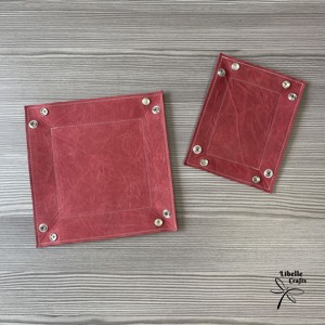 Színes bőr tálca - gyűrt piros - otthon & életmód - dekoráció - asztal és polc dekoráció - dekorációs tál, tartó - Meska.hu