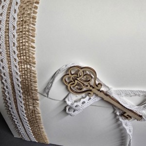 Vintage nászajándékgyűjtő doboz/persely csipkével, jutával és fa rátéttel - esküvő - emlék & ajándék - nászajándék - esküvői pénzátadó doboz - Meska.hu