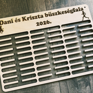 Éremtartó futóknak - Meska.hu
