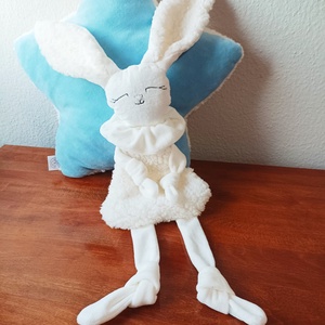 Alvó nyuszóka - Bundi nyuszi - Meska.hu