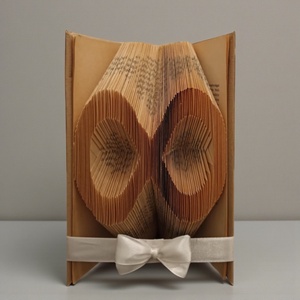 Végtelen jeles könyvszobor, Otthon & Életmód, Dekoráció, Asztal és polc dekoráció, Könyvszobor, Papírművészet, Újrahasznosított alapanyagból készült termékek, MESKA