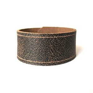 Patentos bőr karkötő - 2,5 cm széles - Sötétbarna marhabőr - Férfi karpánt - Méretre - Marsabit - Polokov - ékszer - karkötő - széles karkötő - Meska.hu