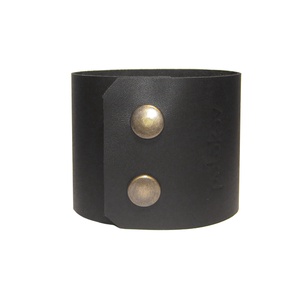 Minimal Black - Fekete bőr karkötő - 5 cm széles - Antikolt patentos - ékszer - karkötő - széles karkötő - Meska.hu