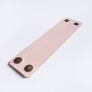 Sand Salmon Széles bőr karkötő - ékszer - karkötő - széles karkötő - Meska.hu