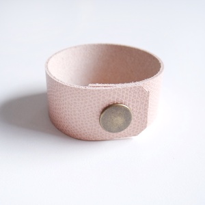 Sand Salmon Keskeny bőr karkötő - ékszer - karkötő - széles karkötő - Meska.hu