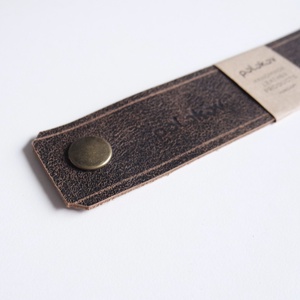 MARSABIT Patentos bőr karkötő - 3.5 cm széles - Sötétbarna marhabőr karpánt - ékszer - karkötő - széles karkötő - Meska.hu