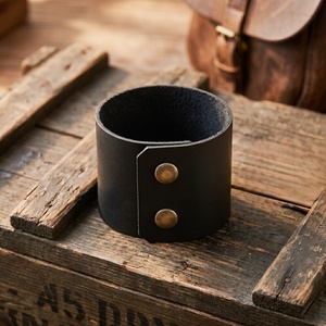 Minimal Black Fekete valódi marhabőr karkötő egyedi méretre 5 cm széles (Uniszex) - ékszer - karkötő - széles karkötő - Meska.hu