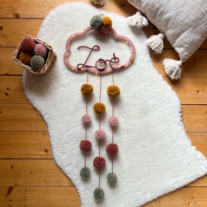 Világító felhő fali dísz névvel, pompom éjszakai lámpa, éjjeli világítás - pompon felhőcske éjjeli fény, Ajándék névvel - otthon & életmód - babaszoba, gyerekszoba - babaszoba dekoráció - Meska.hu